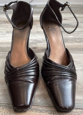Lifestride Women’s Brown Square Closed Toe Strappy Heel Size 9M